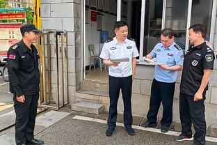 一大四小！湖人今日首发：浓眉+雷迪什+普林斯+里夫斯+拉塞尔